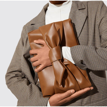 Nodo di Charme Clutch