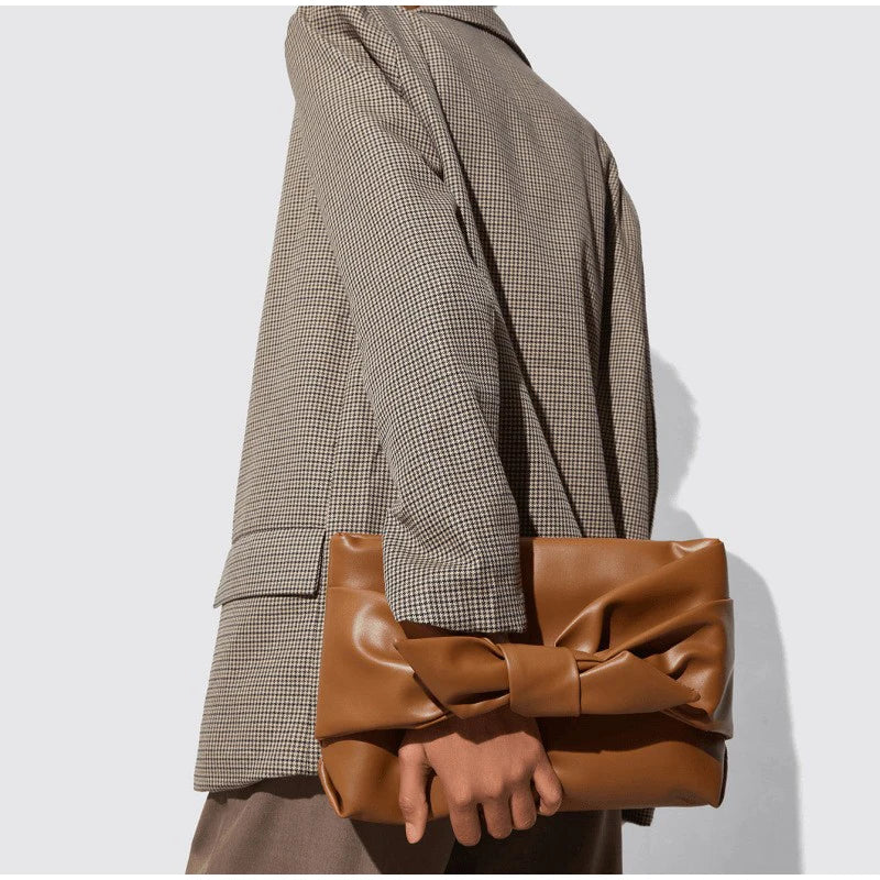 Nodo di Charme Clutch