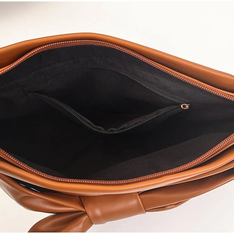 Nodo di Charme Clutch