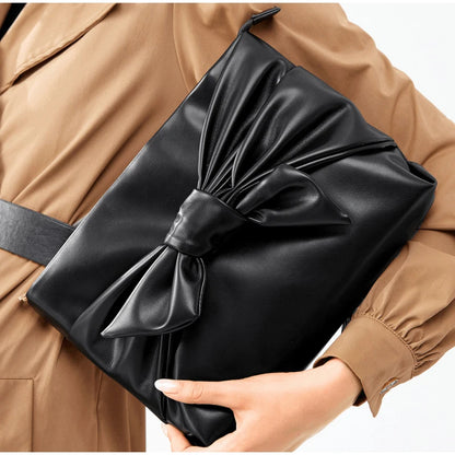 Nodo di Charme Clutch